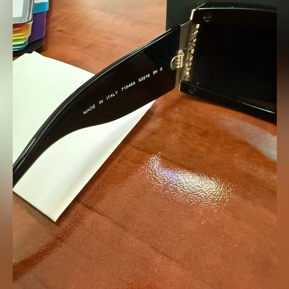 Chanel Acetate sunglasses - Picture 5 of 13